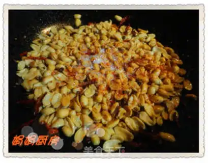 Make Imitation of yellow flying spicy peanuts step 11