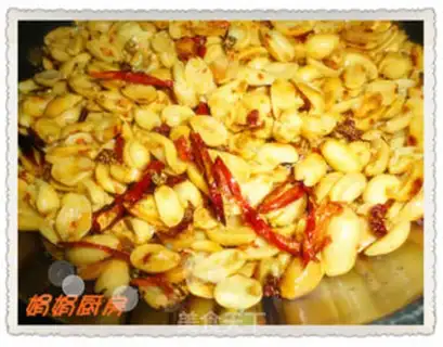 Make Imitation of yellow flying spicy peanuts step 12