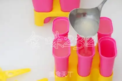 Make Lemon honey popsicle step 5