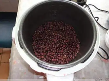Make A red bean-meat popsicle step 3