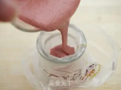 Make Strawberry chili roll step 18