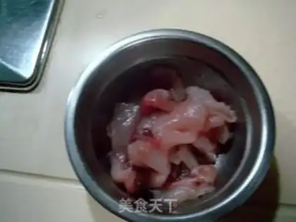 Make Strawfish spinach congee step 1