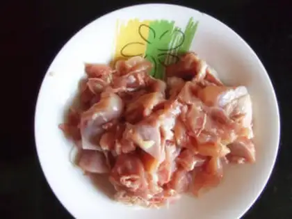 Make Steamed chicken leg meat step 1