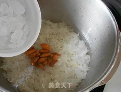Make The silver spoon of the red dates step 5