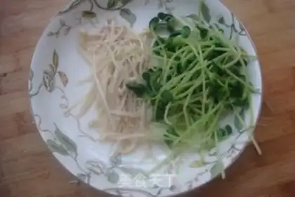 Make Korean sauce with cold noodles step 1