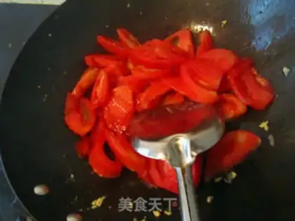 Make Tomato fried eggs step 5