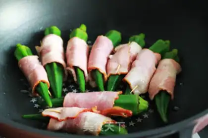 Make Autumn bacon rolls step 5