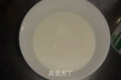 Make oatmeal egg paste step 0