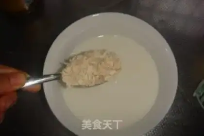 Make oatmeal egg paste step 2