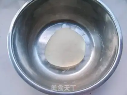 Make Milky black and white rolls step 1
