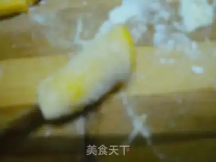 Make Green rose roll step 10