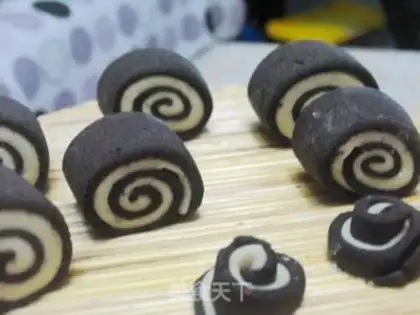 Make Milky black and white rolls step 9