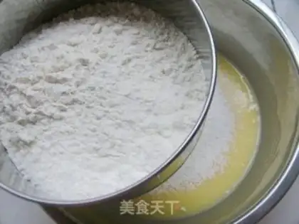 Make The magic hive cake step 4