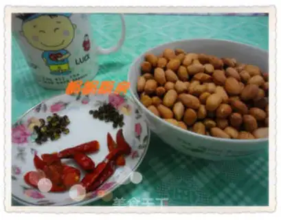 Make Imitation of yellow flying spicy peanuts step 0