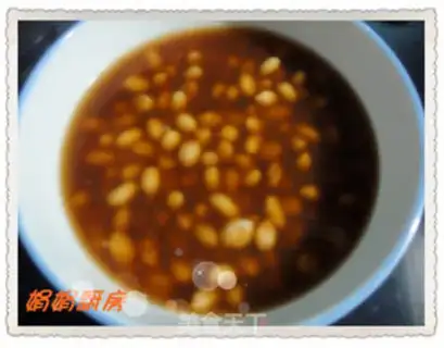 Make Imitation of yellow flying spicy peanuts step 3