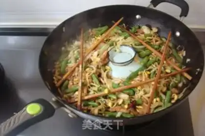 Make Henan halon noodles step 10