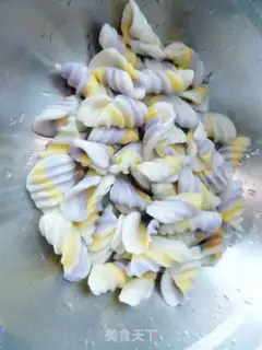 Make Autumn fried rainbow cat ears step 1