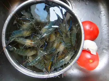Make Tomato shrimp step 0