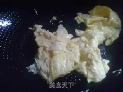 Make Crab mushroom fried eggs step 1