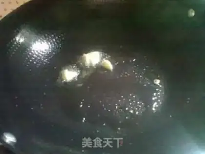 Make Crab mushroom fried eggs step 2