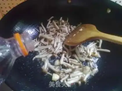 Make Crab mushroom fried eggs step 5