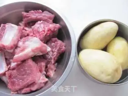 Make Homemade potato stew ribs step 0