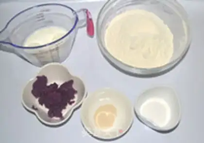 Make Potato-coloured buns step 1
