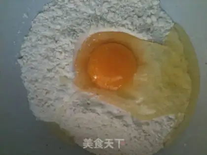 Make Squeeze eggs and onions step 3