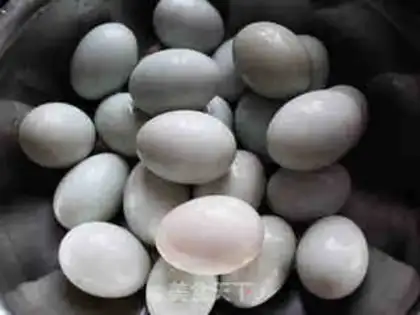 Make Five salted duck eggs step 0