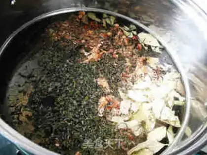 Make Five salted duck eggs step 1