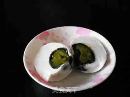 Make Five salted duck eggs step 9