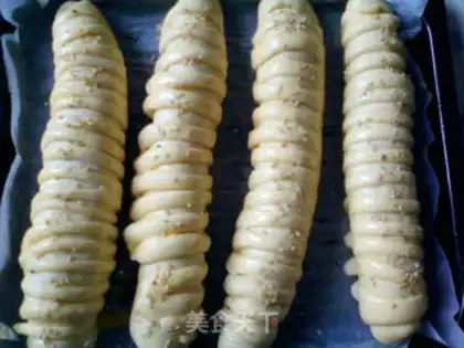 Make caterpillar bread step 15