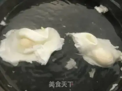 Make Seafood bag of egg noodles step 4