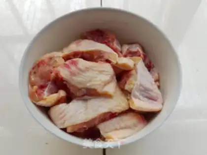 Make Curry potato chicken wings step 1