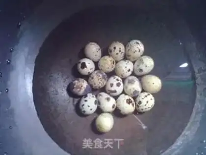 Make Red roasted quail egg fish step 1