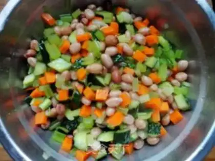 Make Three-ding peanuts step 8