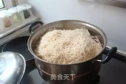 Make Henan halon noodles step 1