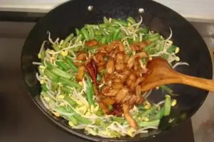 Make Henan halon noodles step 6