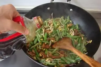 Make Henan halon noodles step 7