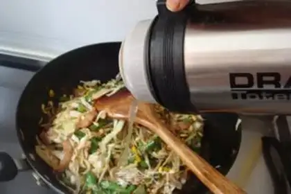 Make Henan halon noodles step 9