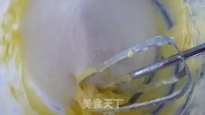 Make Rolling sugar cupcakes step 1