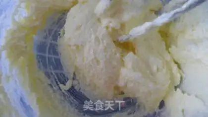 Make Rolling sugar cupcakes step 2