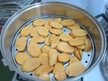 Make Coconut melon potatoes step 1