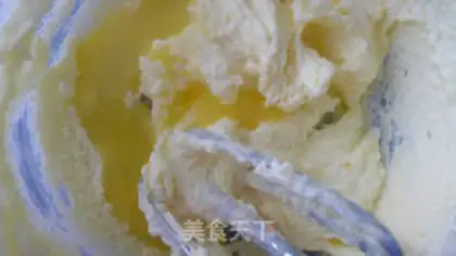 Make Rolling sugar cupcakes step 3