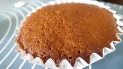 Make Rolling sugar cupcakes step 7