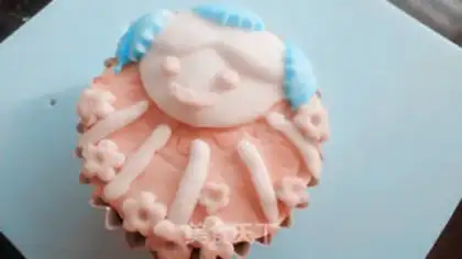Make Rolling sugar cupcakes step 10