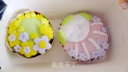 Make Rolling sugar cupcakes step 11