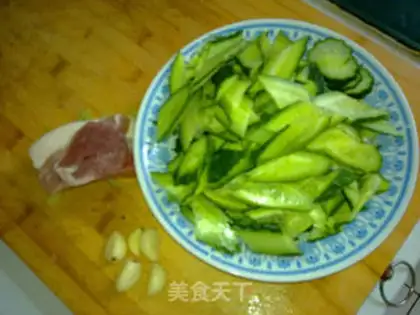 Make Soy cucumber meat step 0