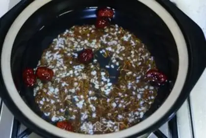 Make Red rice porridge step 1