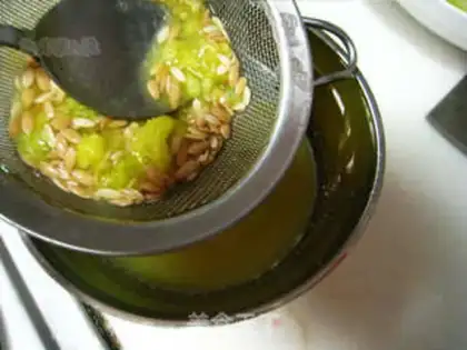 Make Sweet melon popsicle step 1